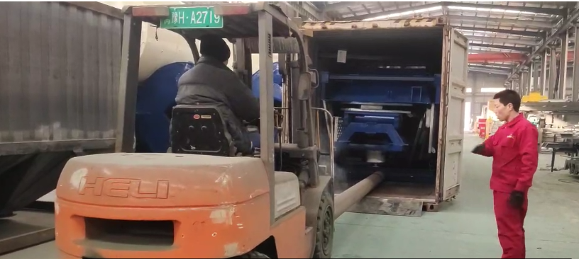 出口25站發貨現場